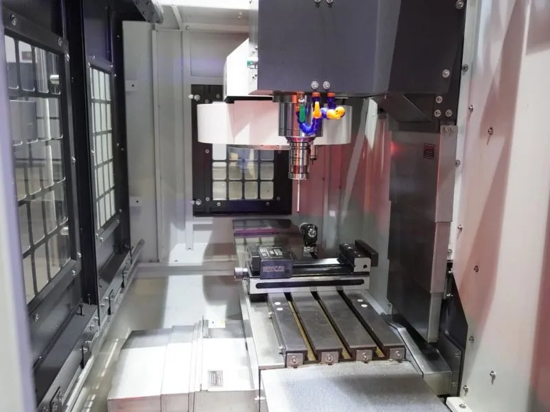 como funciona um centro de usinagem CNC velocidade